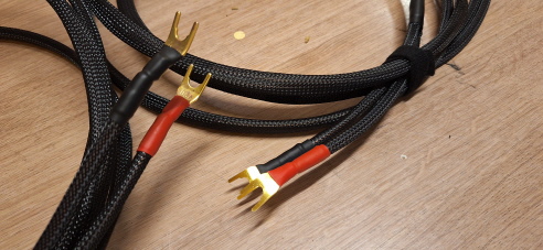 Lautsprecherkabel mit Spades
